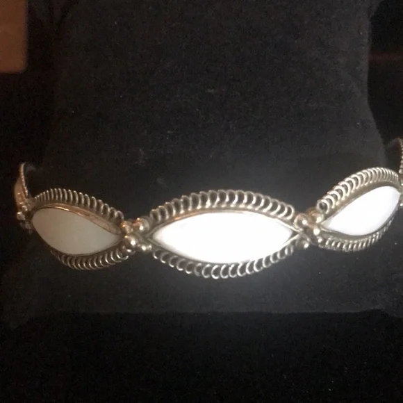 Mother of Pearl bracelet and ring - Picture 2 of 7